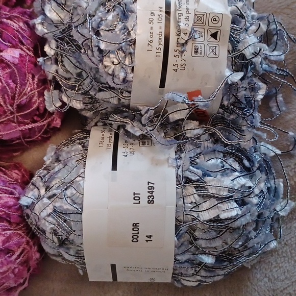 Lamer Movin Butterfly Yarn - Picture 2 of 4